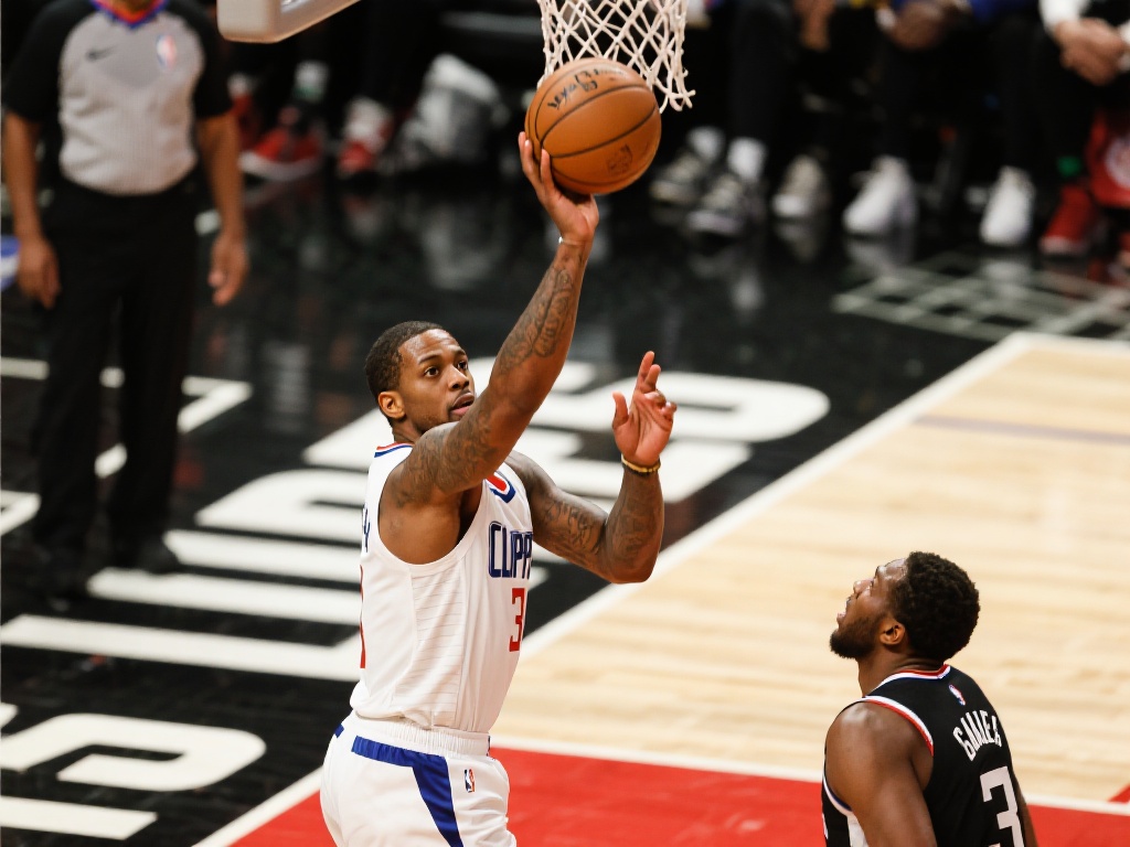 北京男篮60分狂胜澳门，7人得分上双表现亮眼！